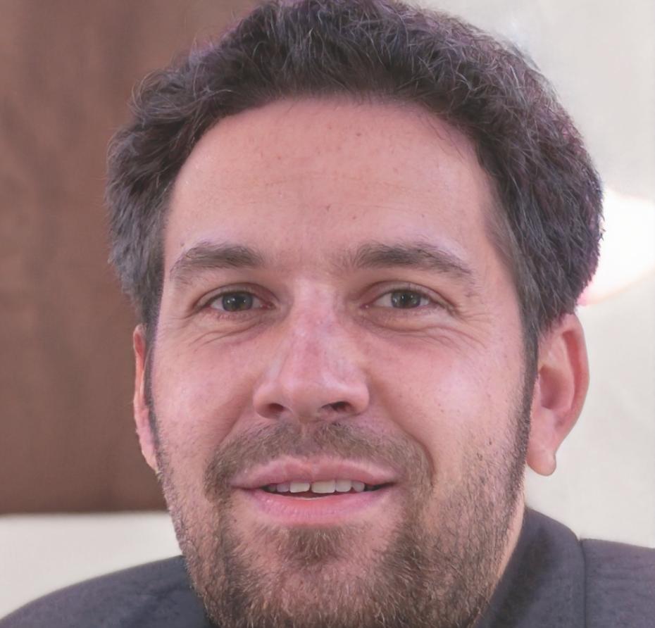 Portrait de Maxence Delacroix, expert en communication financière